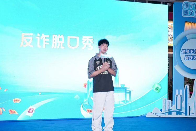 1758167394-000405c113bf916 1758167394-000405c113bf916