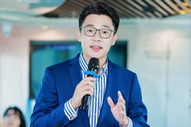 1757781233-4c9175e3de65dce